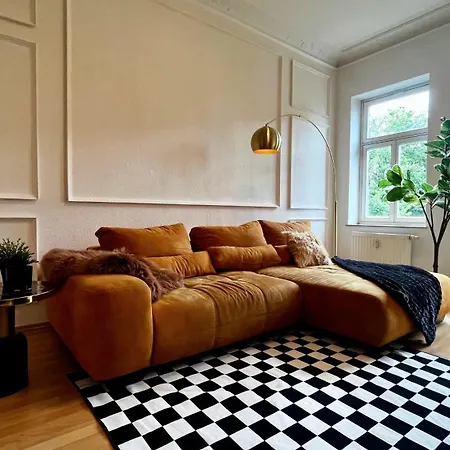 Charmanter Altbau In Schleussig Mit Balkon *